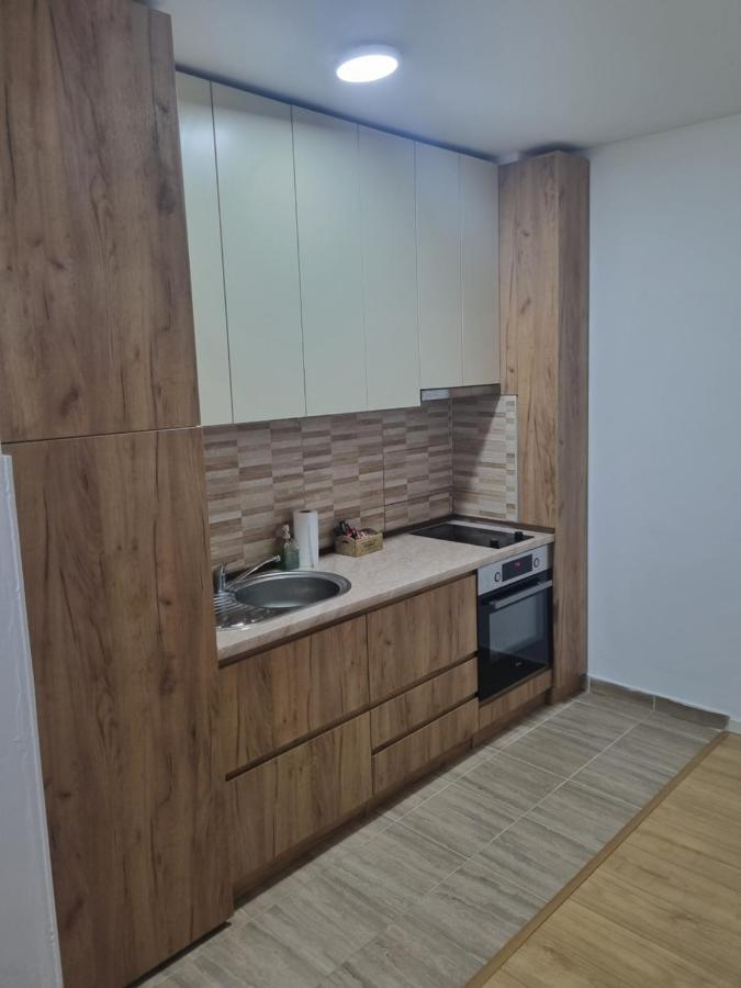 Golden Sun Skopje Apartamento Exterior foto