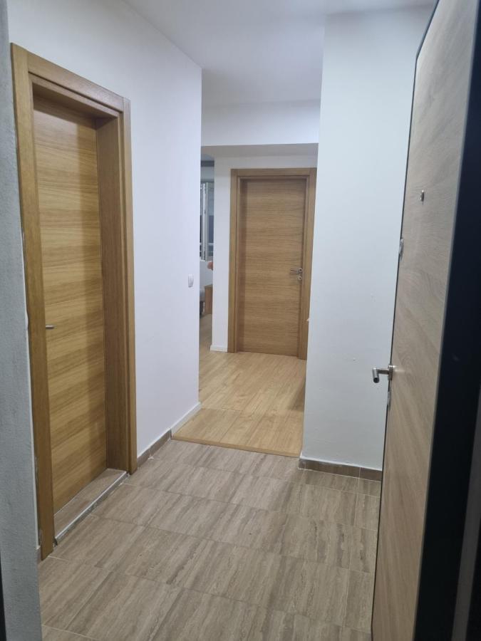 Golden Sun Skopje Apartamento Exterior foto