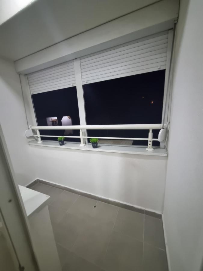 Golden Sun Skopje Apartamento Exterior foto